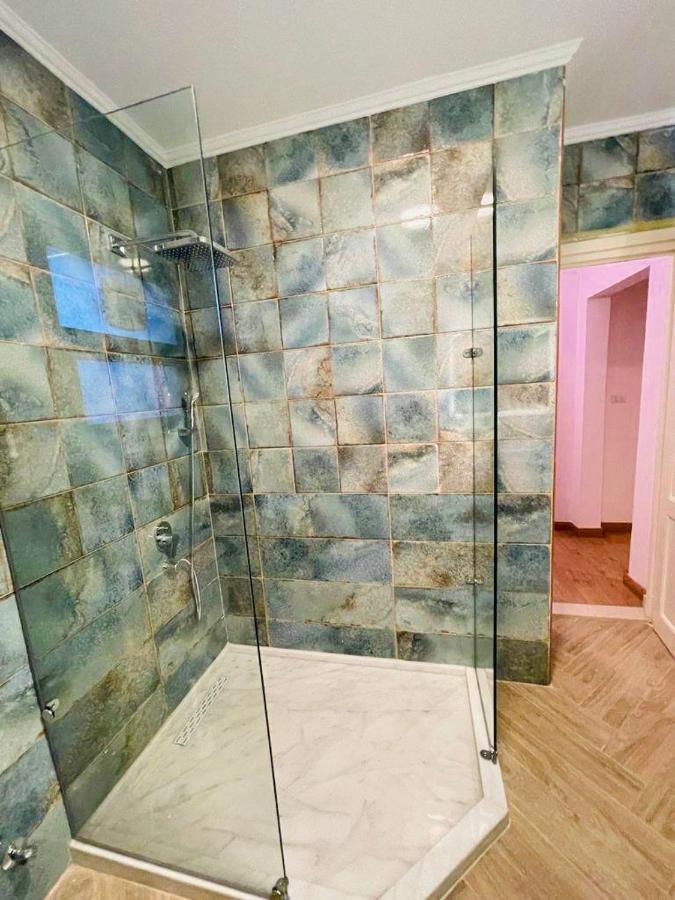 Apartment Luxurious 3 Bedroom Rustic Overlooking Huge Garden - For Families And Couples Cairo