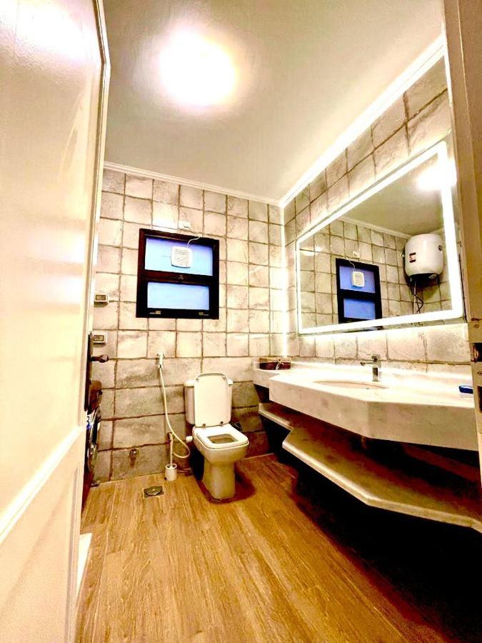 Luxurious 3 Bedroom Rustic Overlooking Huge Garden - For Families And Couples Apartment Kairo