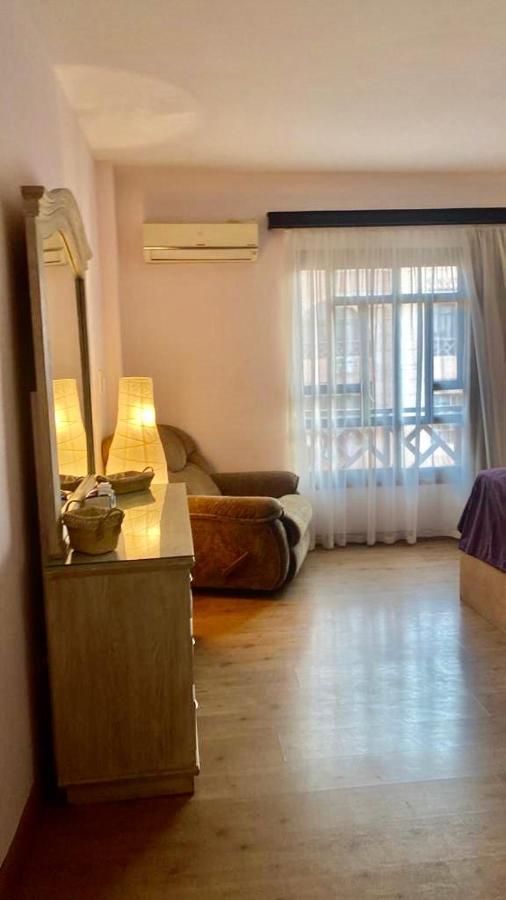 Apartment Luxurious 3 Bedroom Rustic Overlooking Huge Garden - For Families And Couples